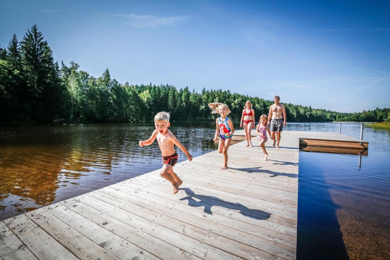 Flossenburg Freizeit- Und Campinganlage Gaisweiher מראה חיצוני תמונה